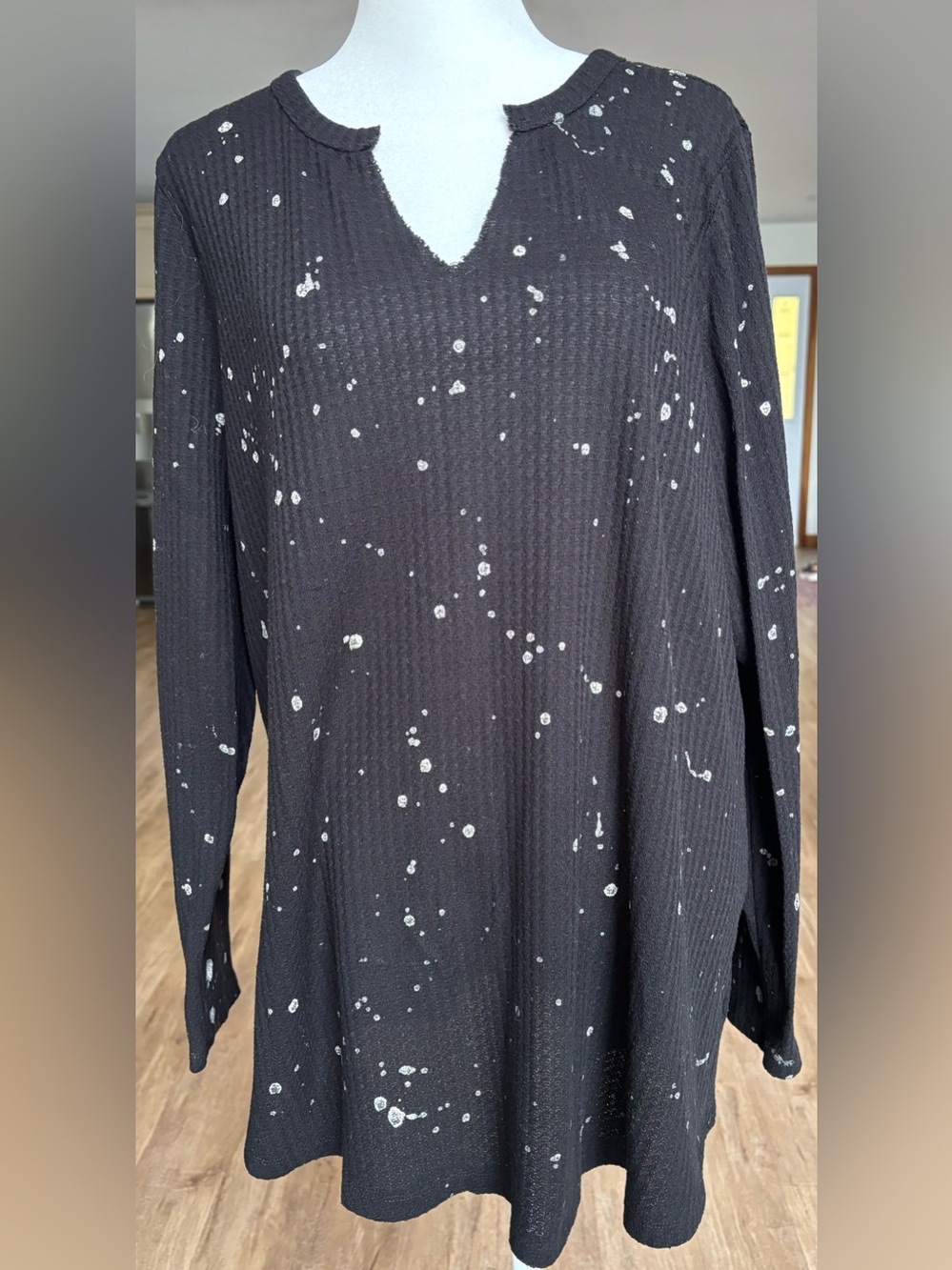 Torrid Women’s Black Paint Splatter Long-Sleeve Henley SZ 2X